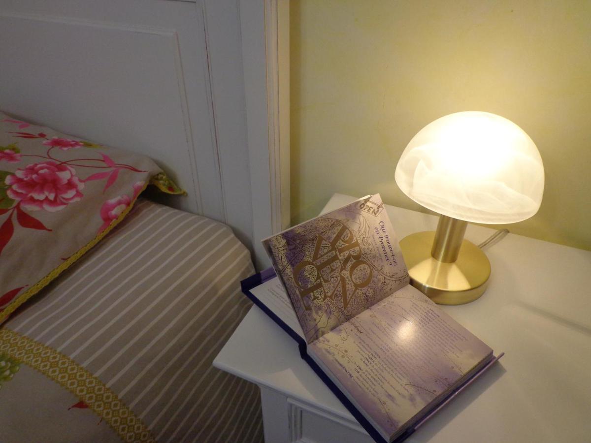 ピオラン Santolines En Provence Bed & Breakfast エクステリア 写真