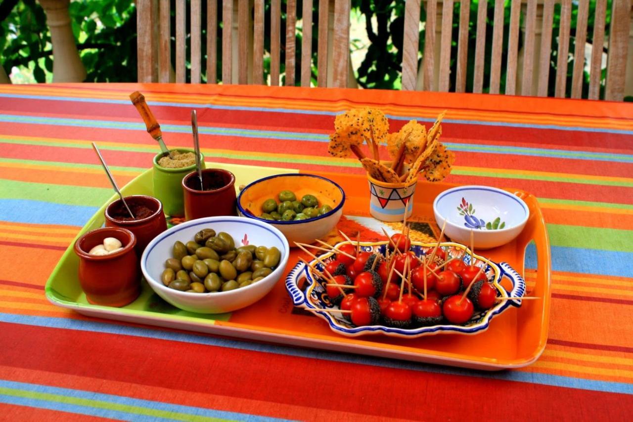ピオラン Santolines En Provence Bed & Breakfast エクステリア 写真